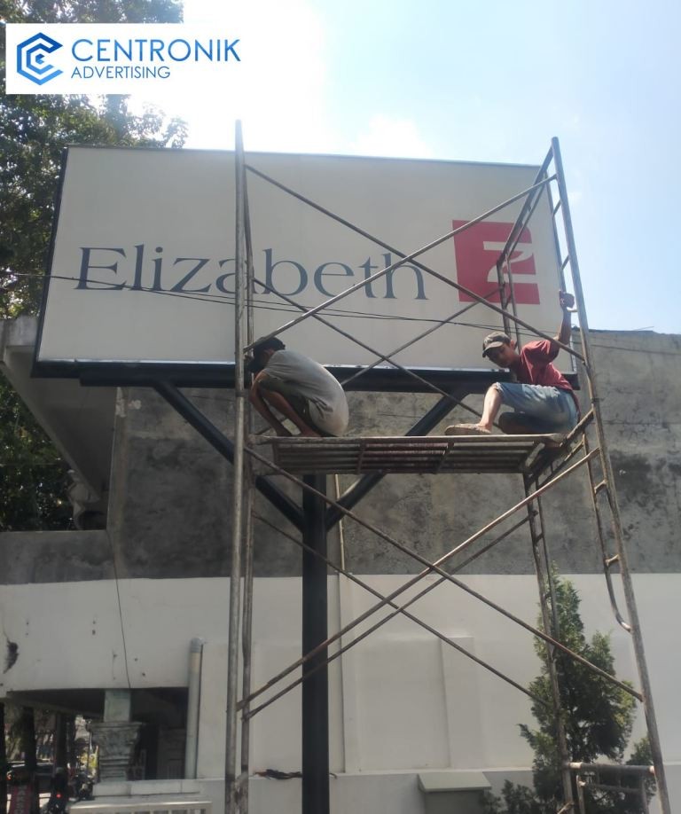 Tingkatkan visibilitas bisnis dengan neon box promosi. Desain menarik, hemat energi, dan tahan lama untuk branding lebih efektif.