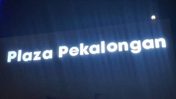 Proyek Branding Gedung Plaza Pekalongan dengan Huruf Timbul LED | Centronik Advertising