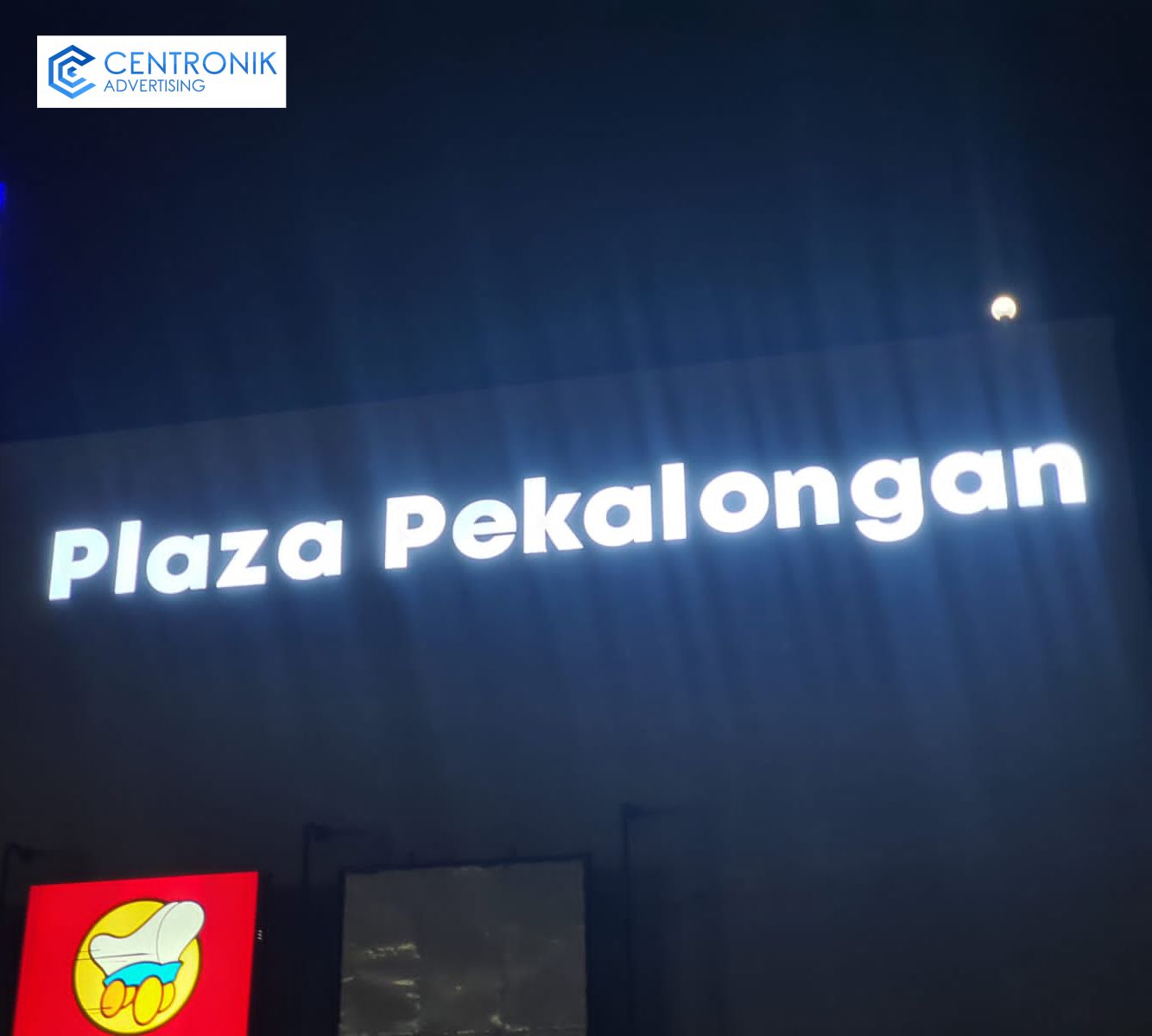 Proyek Branding Gedung Plaza Pekalongan dengan Huruf Timbul LED | Centronik Advertising