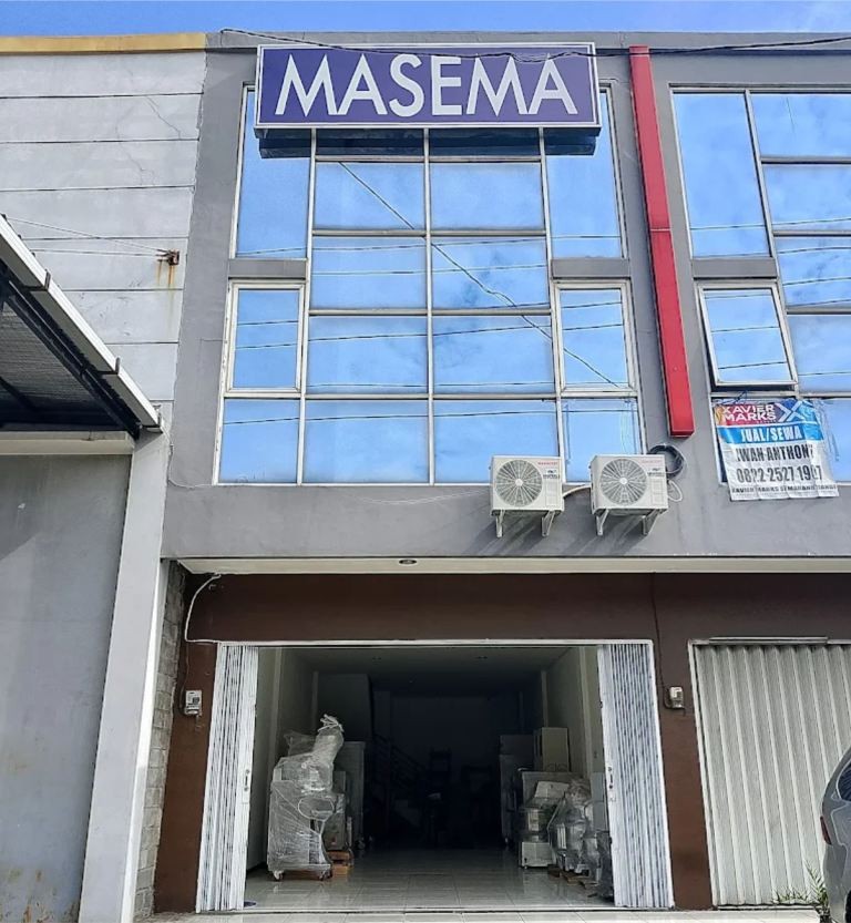 Centronik Advertising mengerjakan proyek signage neon box di Ruko Masema Semarang untuk meningkatkan identitas dan visibilitas usaha.