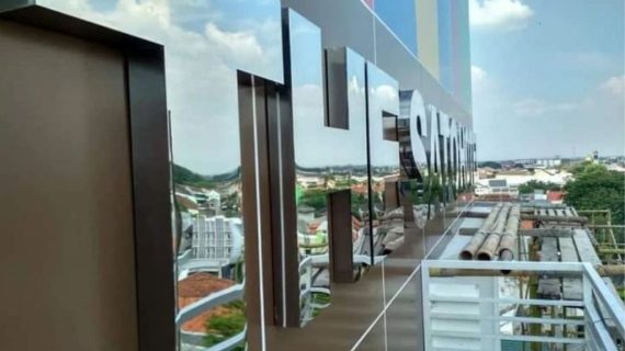 Proyek Signage Hotel di Kudus β Huruf Timbul & Branding Gedung