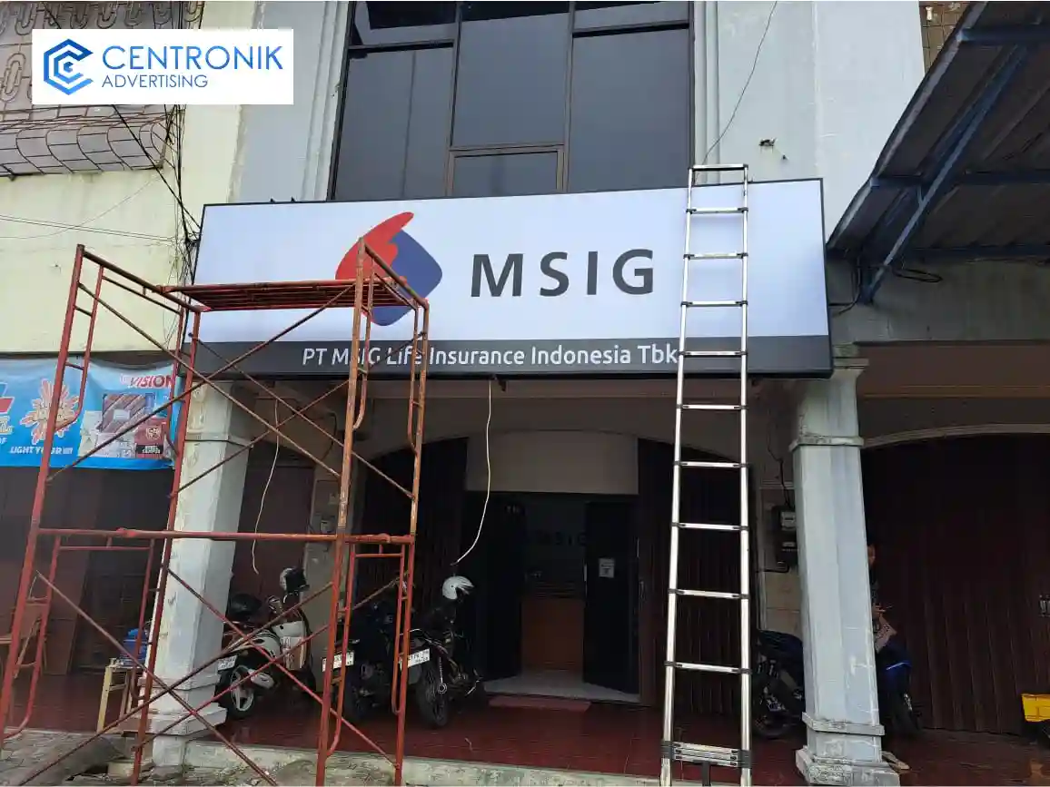 Harga jasa pasang neon box untuk toko oleh Centronik Advertising