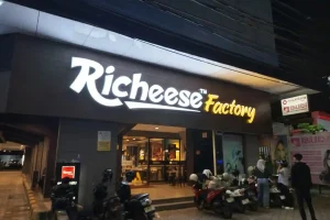 Perbaikan Letter Sign dan Neon Box Richeese Factory Purwokerto | Maintenance Signage oleh Centronik Advertising